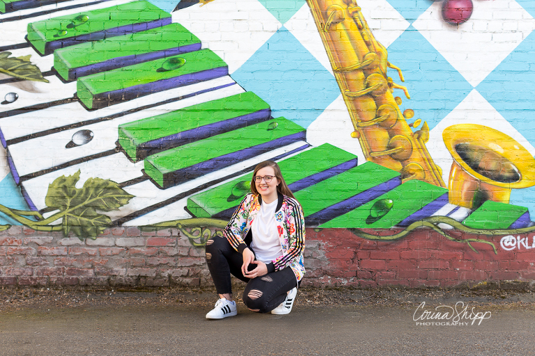 Corina Shipp Photography-SW Washington Senior Photographer-girl in front of music mural